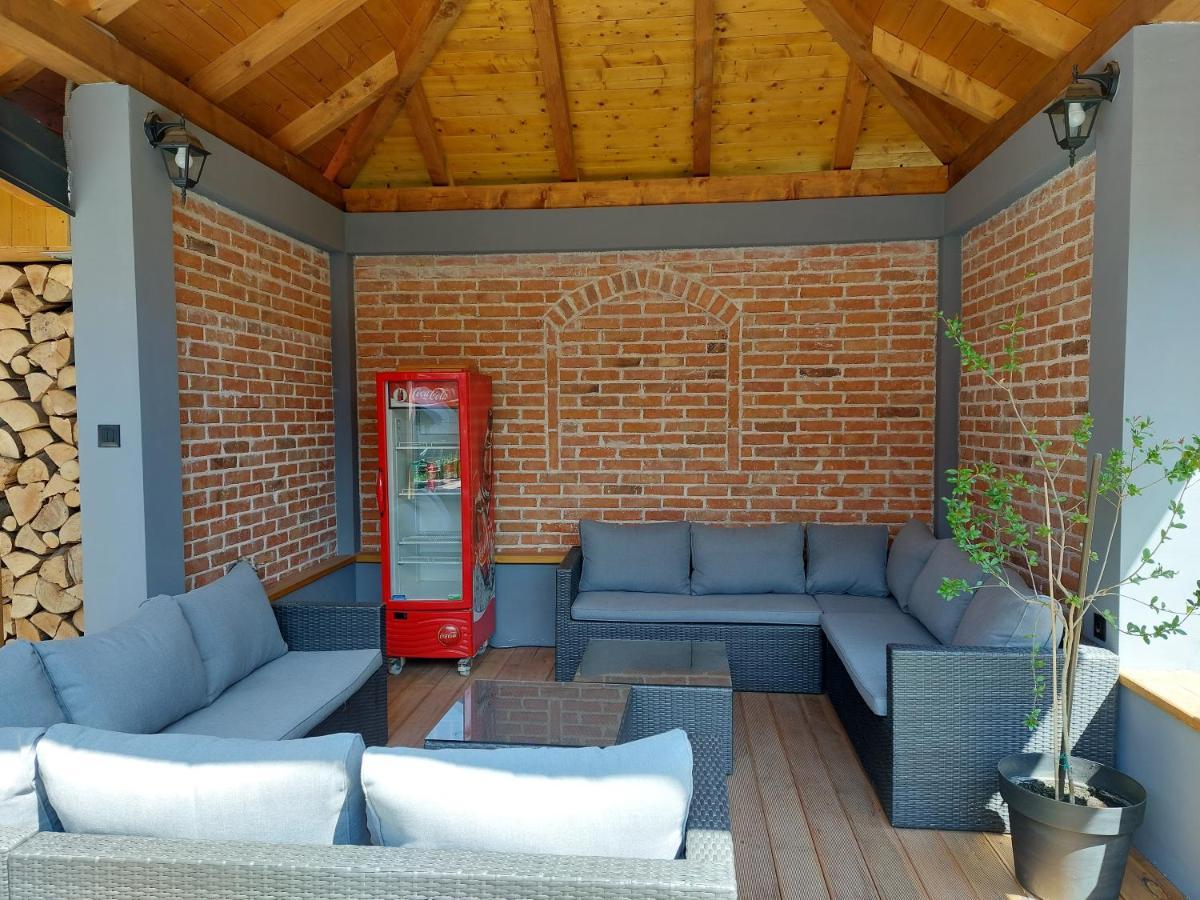 Apartment Karlovac Bagian luar foto