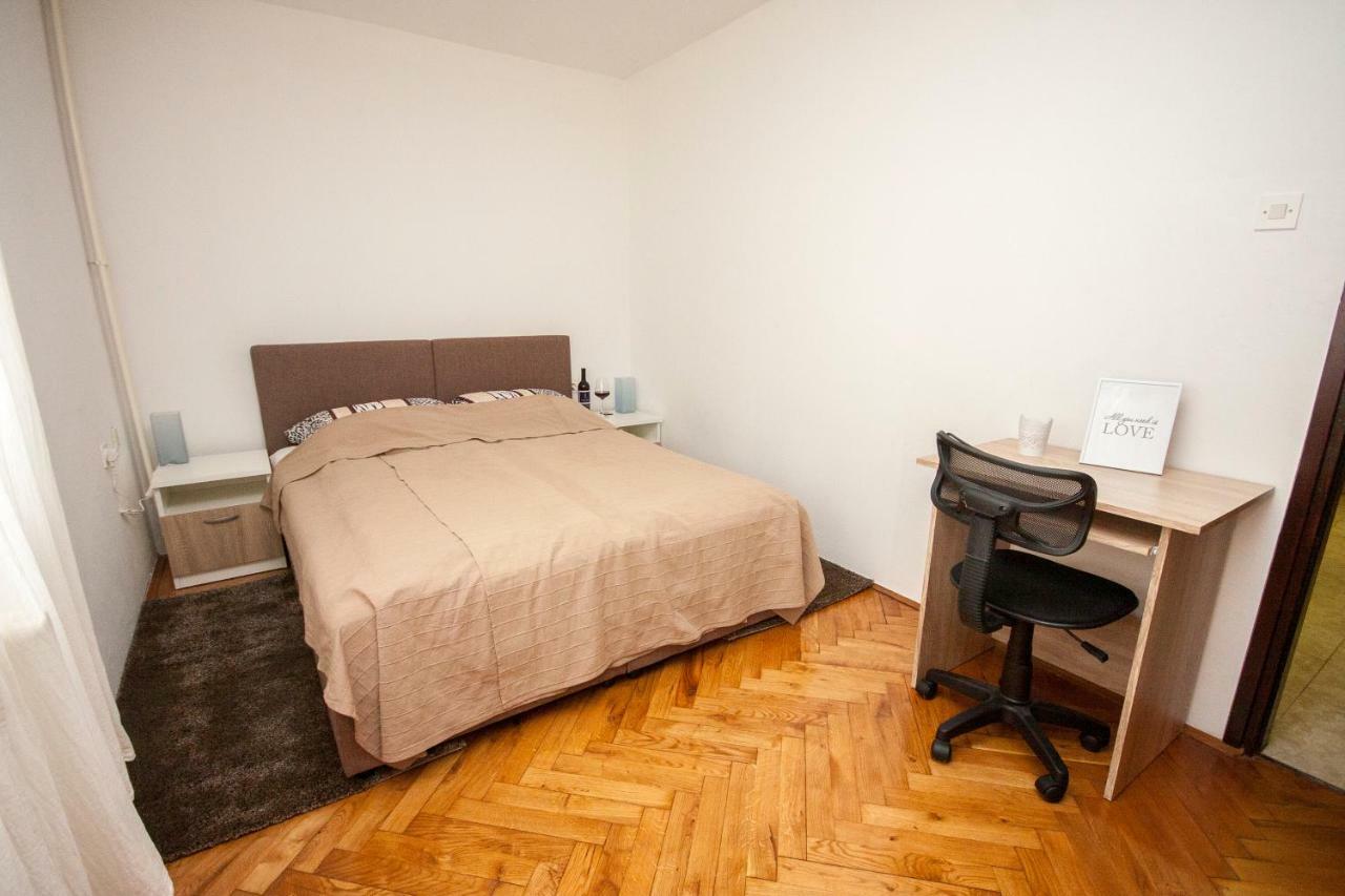 Apartment Karlovac Bagian luar foto