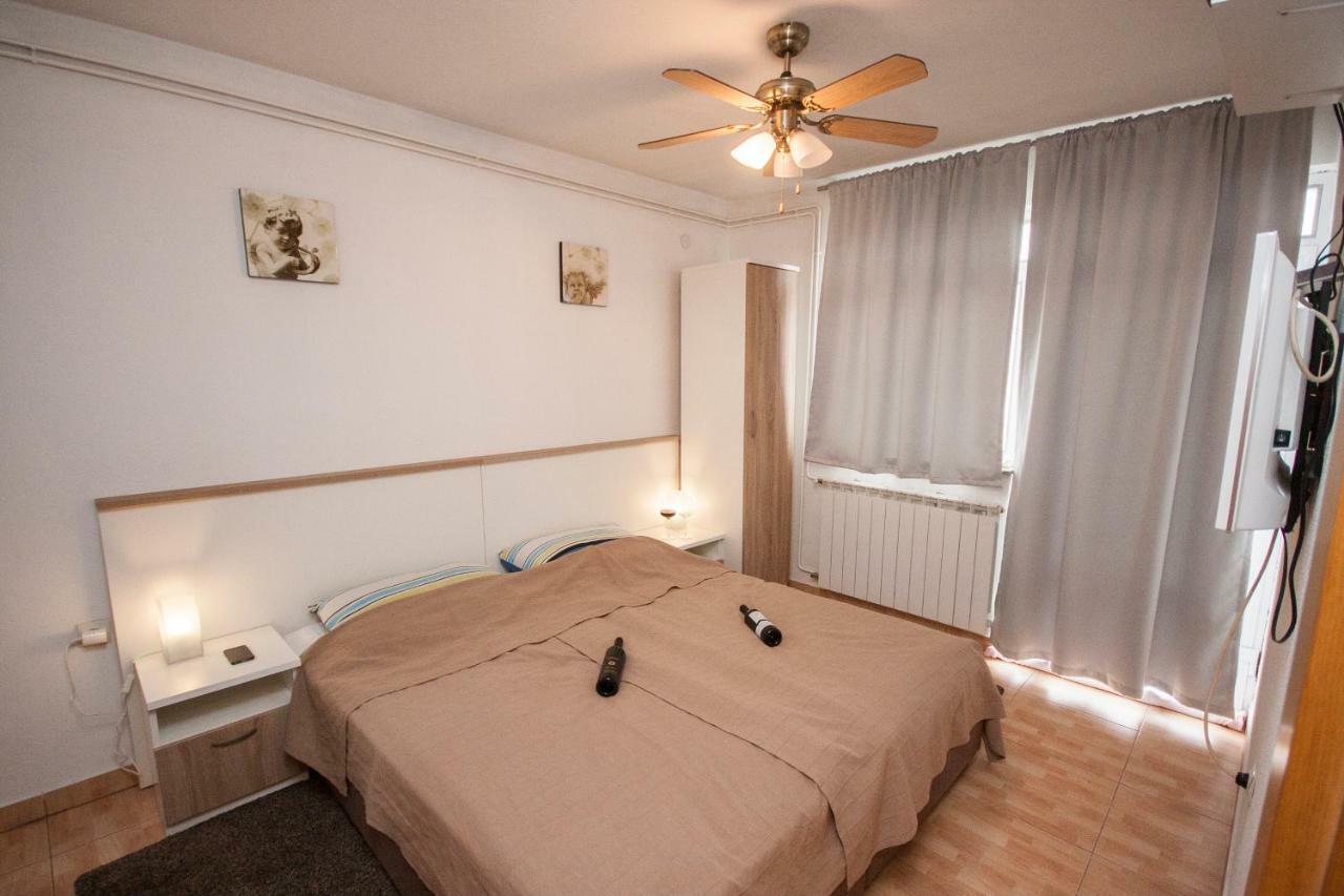 Apartment Karlovac Bagian luar foto
